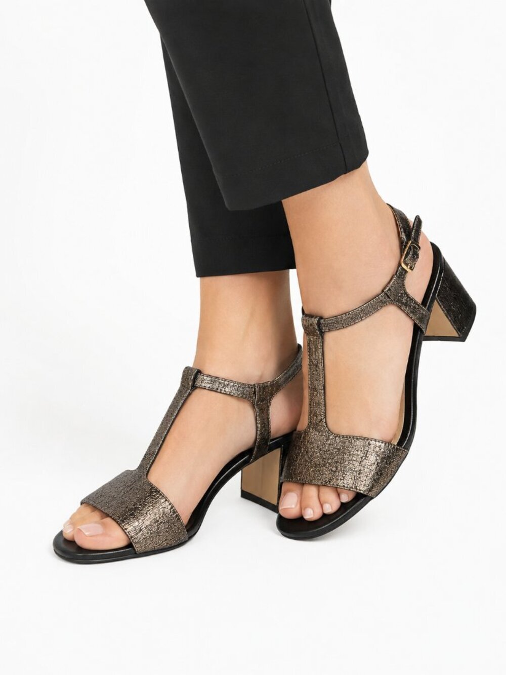 Clarks Somerset Bronze Metallic T-Strap Block Heel Sandals Women's Size US 8